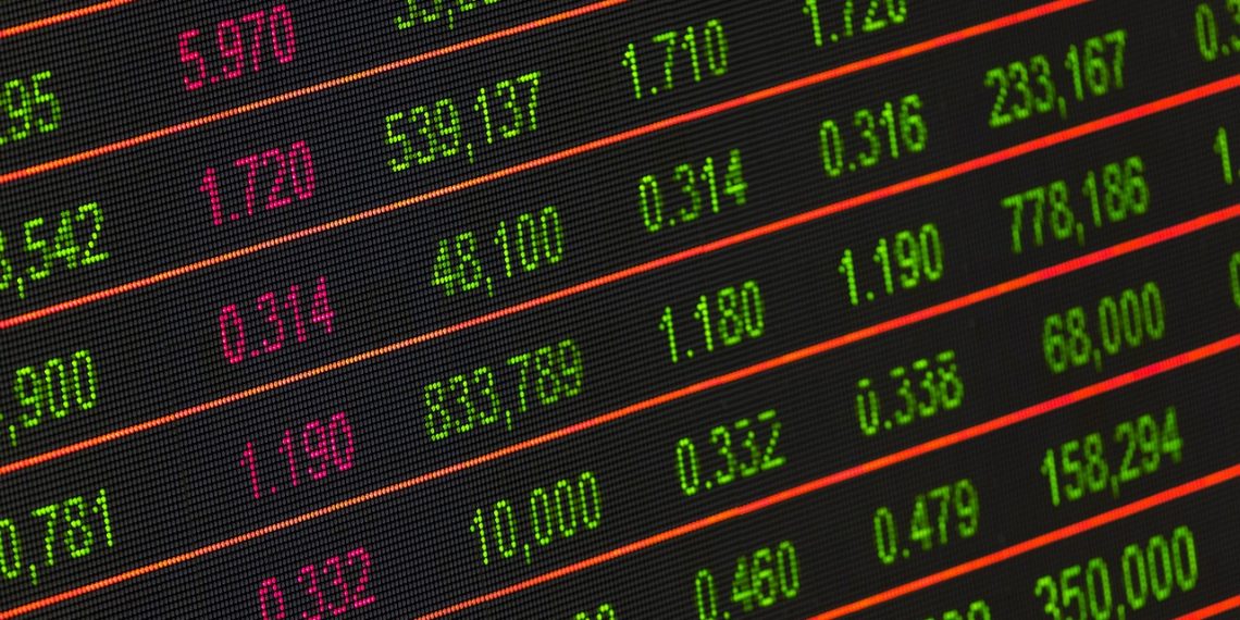 Mining, oil sectors advance in PSEi following Fitch boost