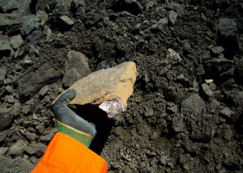 FNI ships out first batch of nickel ore to China